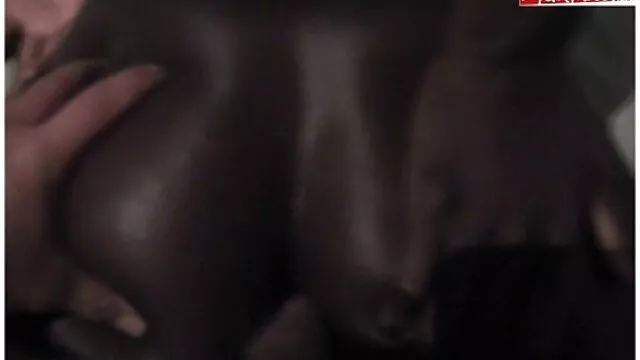 Hot porno ingen registrering  To varme fyre har en japanske porno pige i parken