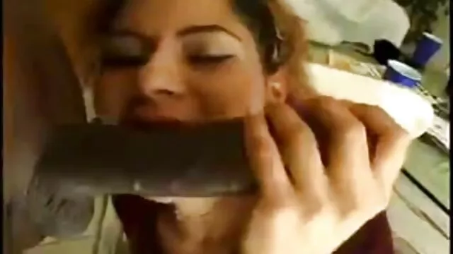 Hot porno ingen registrering  To unge mænd sexpornofilms hjalp en 20 - årig med at bryde sin hymen