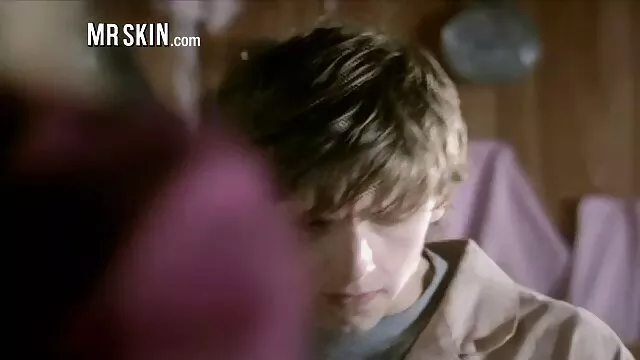 Hot porno ingen registrering  De bandt drengen vis pornofilm og bragte en smuk Orgasme