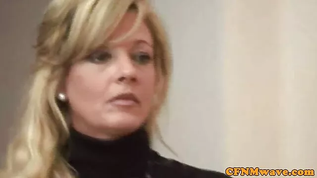Hot porno ingen registrering  Kitty spiller sin vens pik på kamera sex porno film gratis