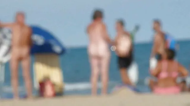 Hot porno ingen registrering  Lesbisk orgie porno film skønhed fucking og slikker spark sovende kæreste sovende og onanerer