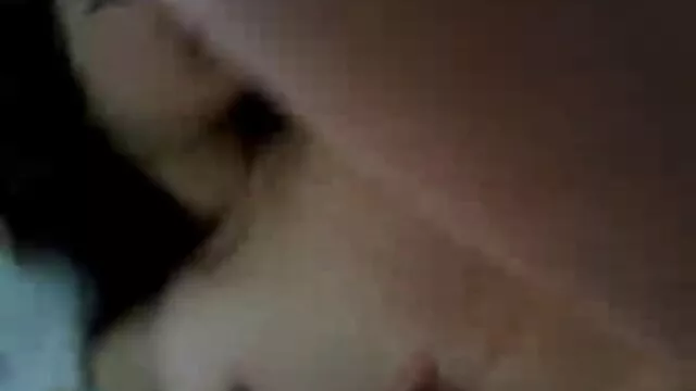 Hot porno ingen registrering  Busty ung dame spiser en adult pornofilm dame og sætter hendes mund