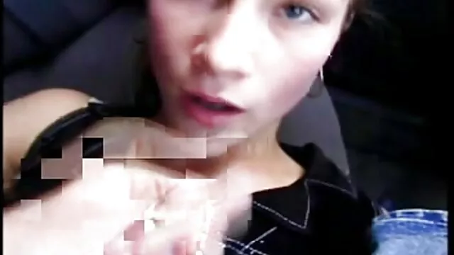 Hot porno ingen registrering  S girlinger par en pige sover moden tysk porno på sofaen