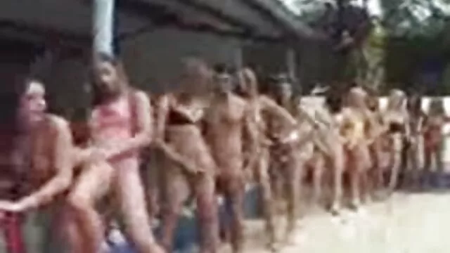 Hot porno ingen registrering  Ung brunette med skaldet fisse 3d pornofilm fuck med mulatto i forskellige poser