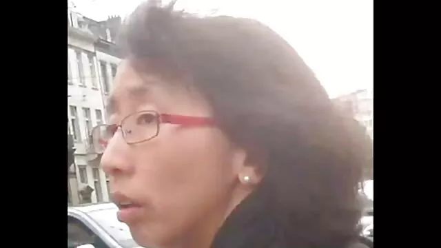 Hot porno ingen registrering  Fætteren trækker sig selv hjemmelavet sexfilm på sengen og lover at have hot SE and